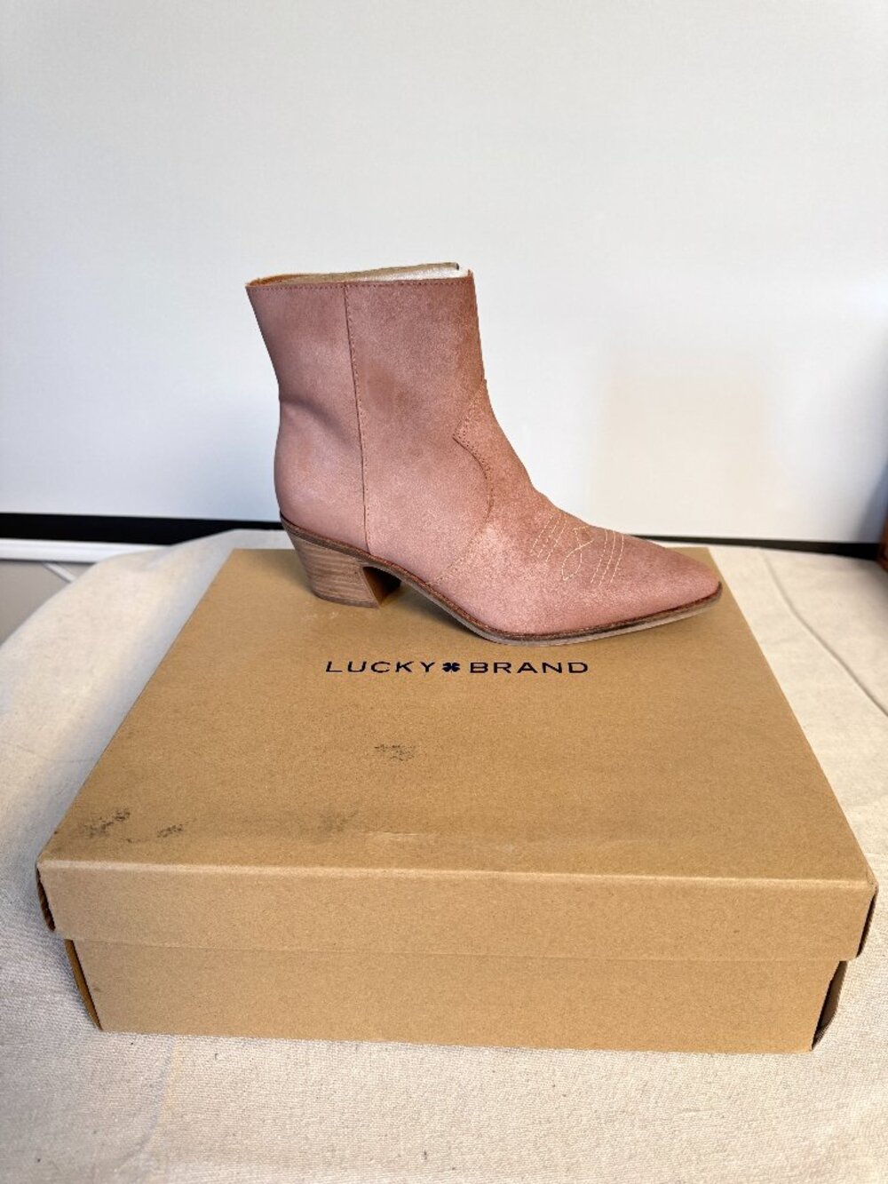 6 Lucky Brand GODDIY Cowboy Suede Leather Ankle Boots Roasted White Brush Pink